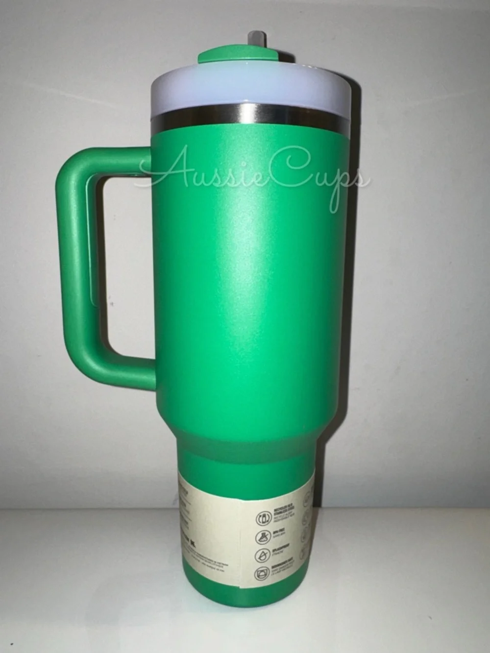 Stanley Meadow 40 oz Quencher H2.0 Tumbler in Bright Green w/ Lid & Straw - Picture 3 of 9